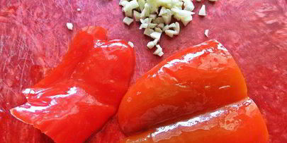 язычки из баклажана с двумя видами сыра