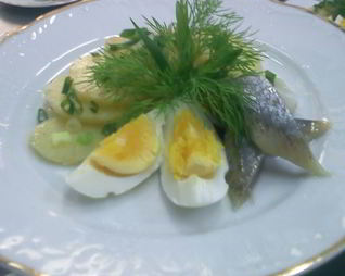 Закуска из картофеля и сельди