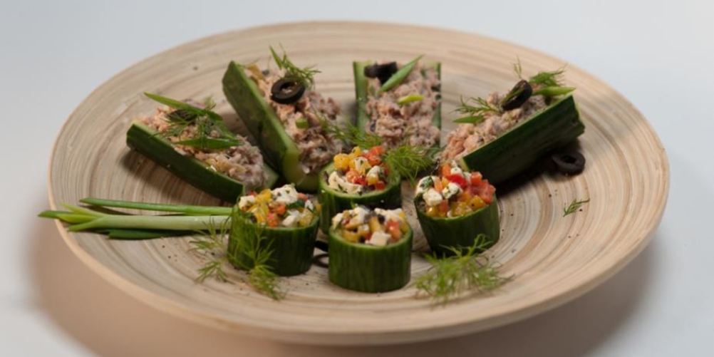 Рецепт закуска из огурцов с фетой и болгарским перцем