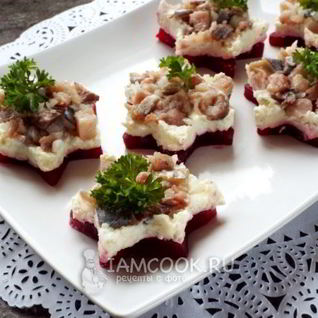 Закуска из сельди со свеклой и яйцом