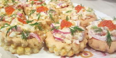 закусочные волованы с форелью и маринованным красным луком на седьмом небе