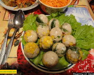 Заливные яйца с рыбой и ветчиной