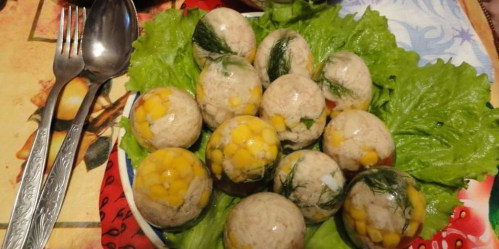 Рецепт заливные яйца с рыбой и ветчиной