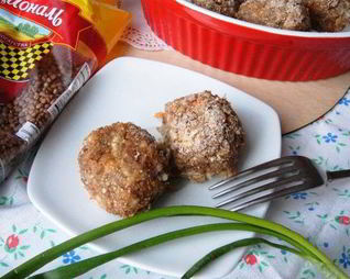 Запеченные гречневые шарики с квашеной капустой