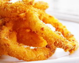 Зажаристые луковые кольца в кляре