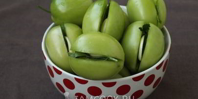 зеленые помидоры с чесноком на зиму